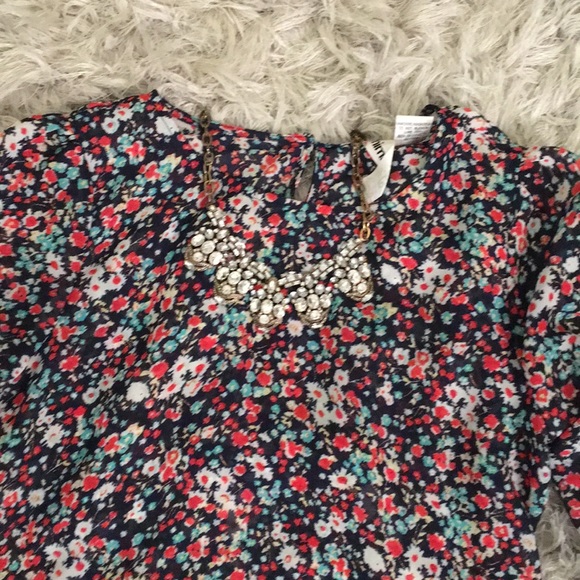 Floral Bell Sleeve top / blouse😍 - Picture 5 of 7
